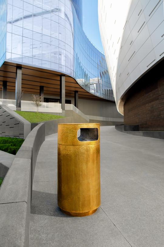 MIYAKE Trash Bin Full